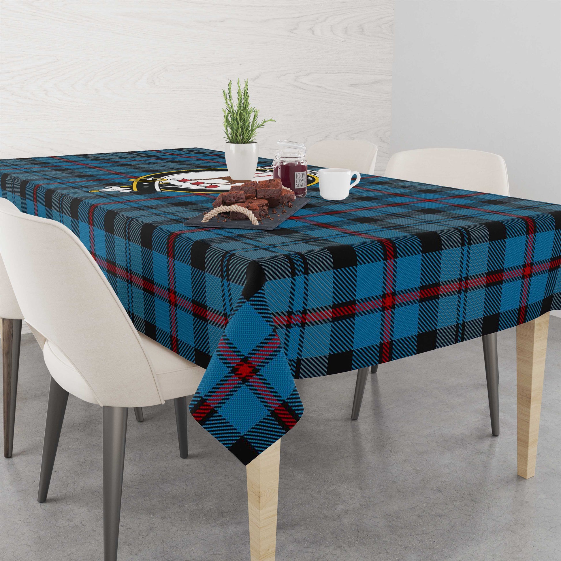 maccorquodale-tatan-tablecloth-with-family-crest