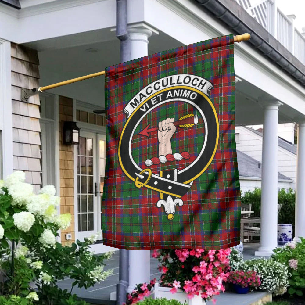 macculloch-tartan-flag-with-family-crest