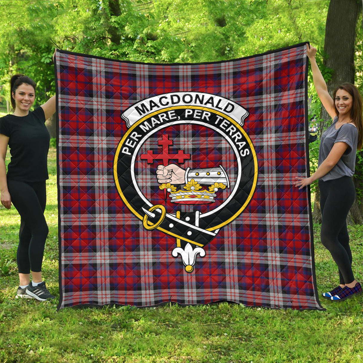 macdonald-dress-irish-tartan-quilt-with-family-crest