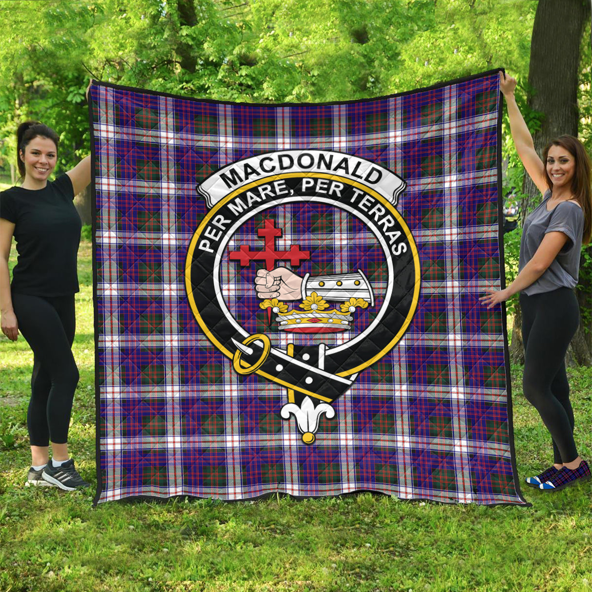 macdonald-dress-modern-tartan-quilt-with-family-crest