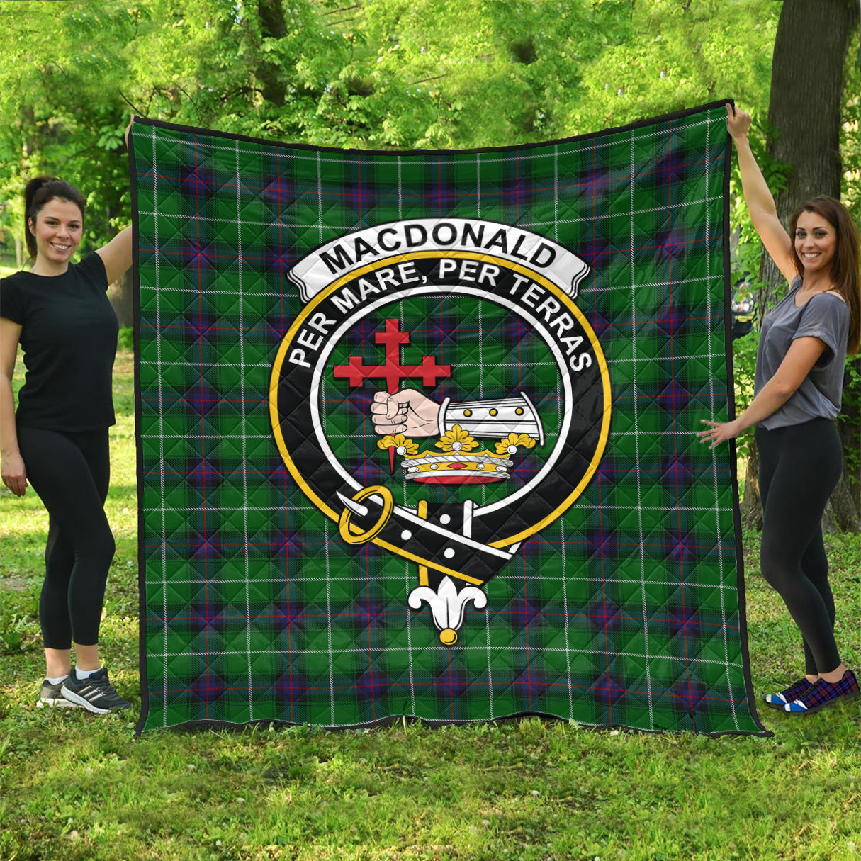 macdonald-of-the-isles-tartan-quilt-with-family-crest