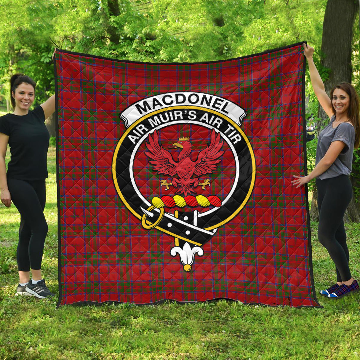 macdonell-of-keppoch-tartan-quilt-with-family-crest