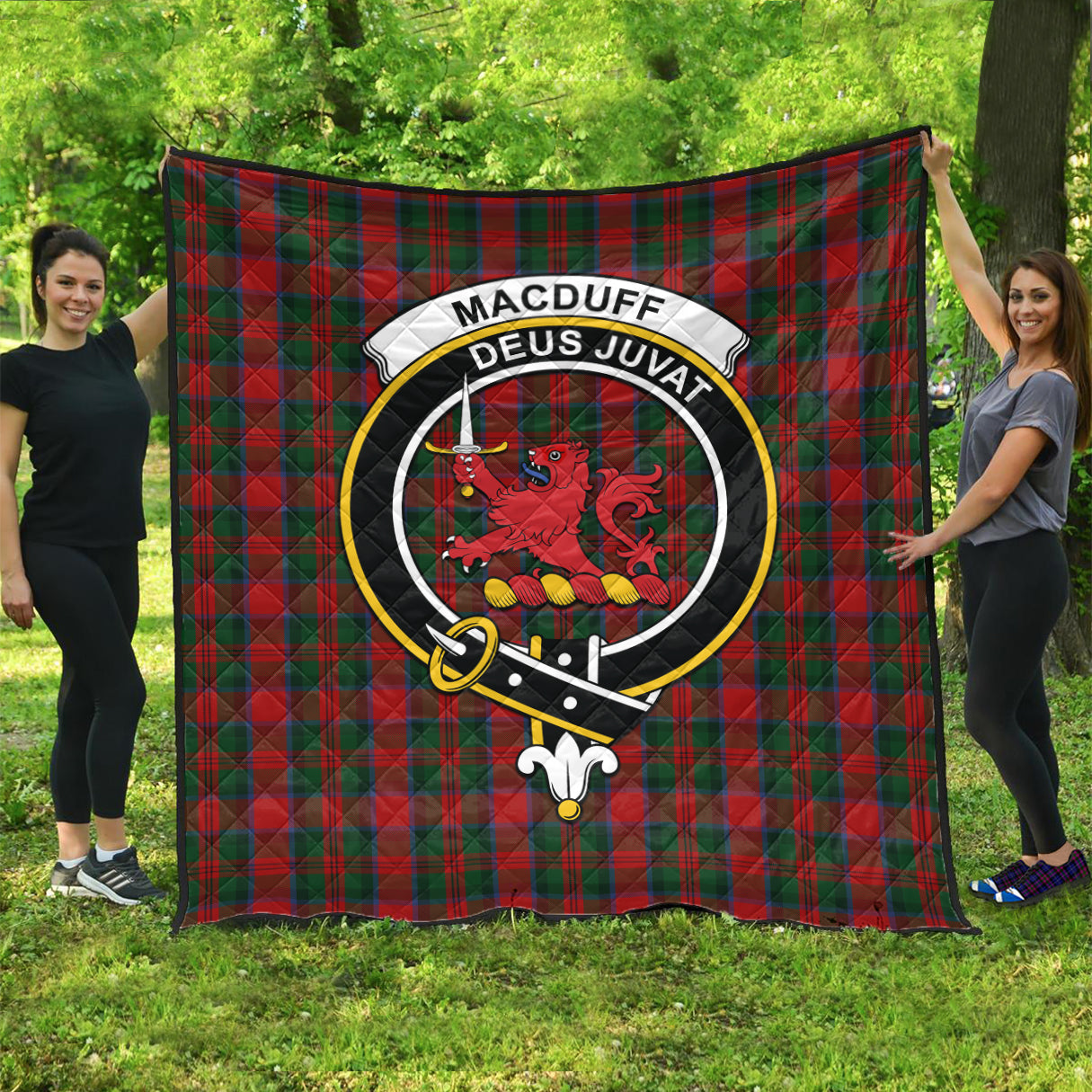 macduff-tartan-quilt-with-family-crest