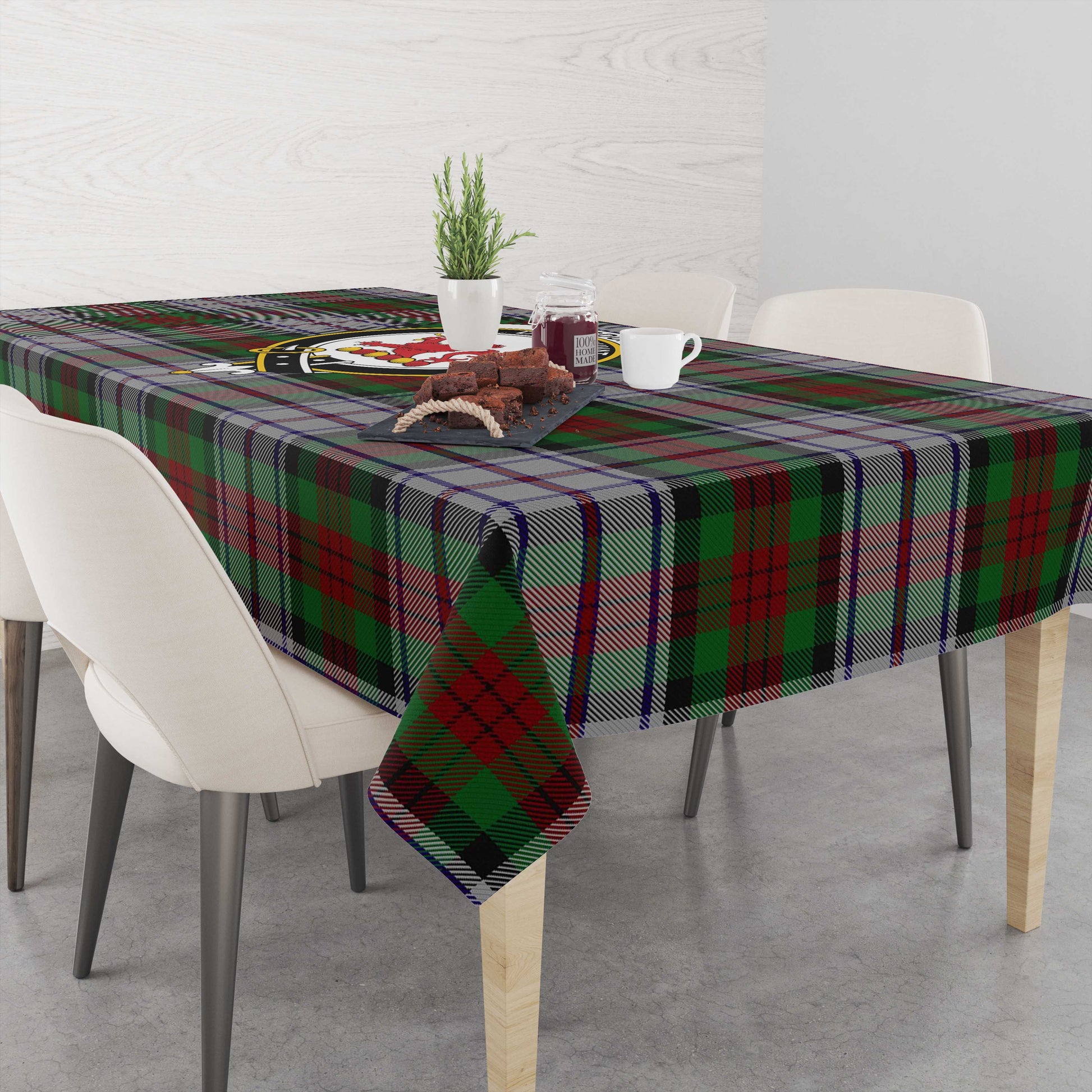 macduff-dress-tatan-tablecloth-with-family-crest