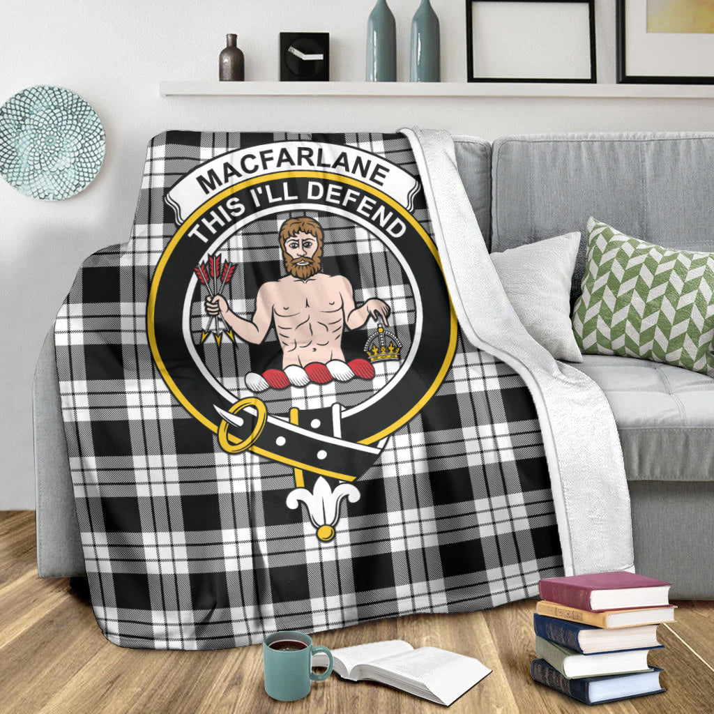 macfarlane-black-white-tartab-blanket-with-family-crest