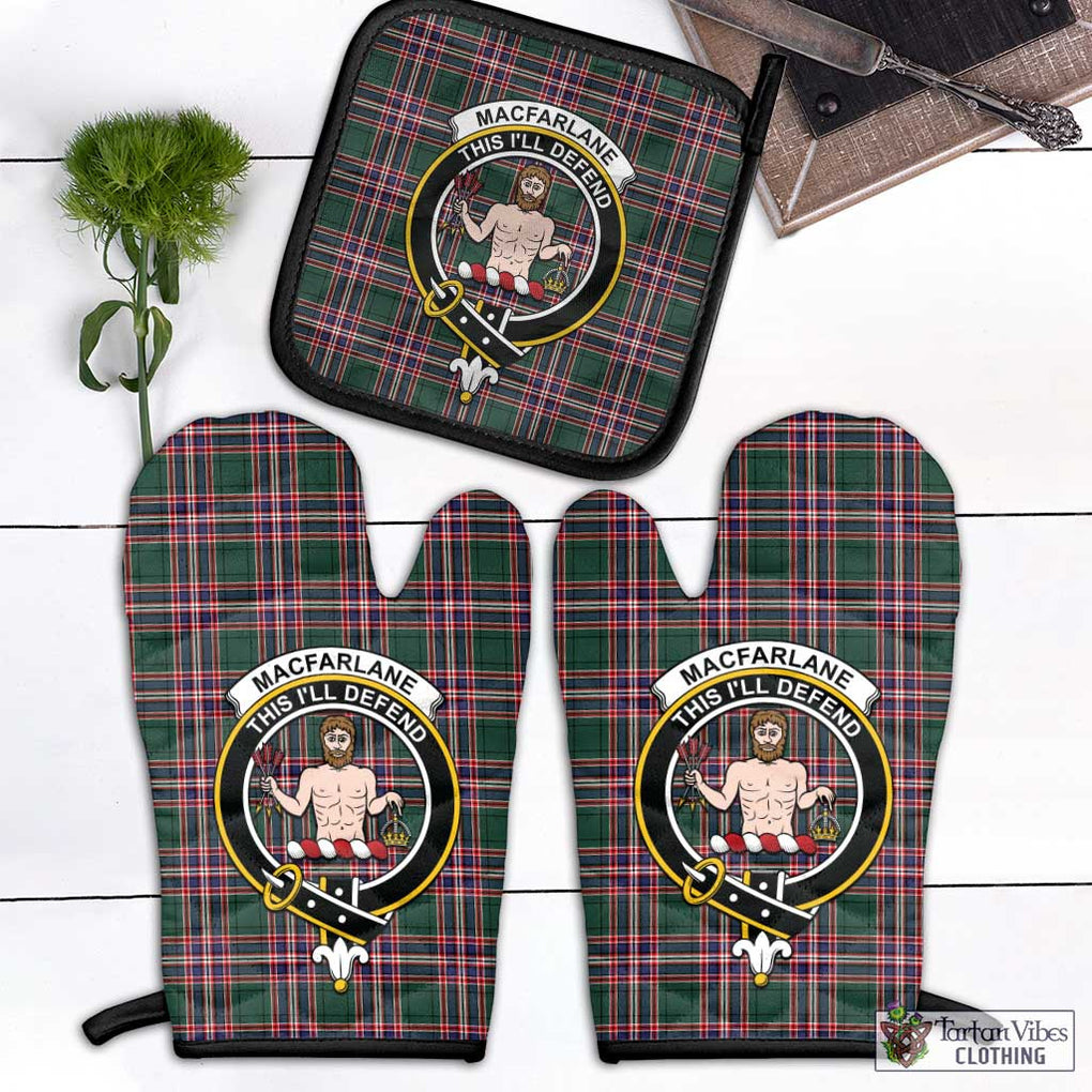 MacFarlane Hunting Modern Tartan Combo Oven Mitt & Pot-Holder with Family Crest Combo 1 Oven Mitt & 1 Pot-Holder Black - Tartan Vibes Clothing