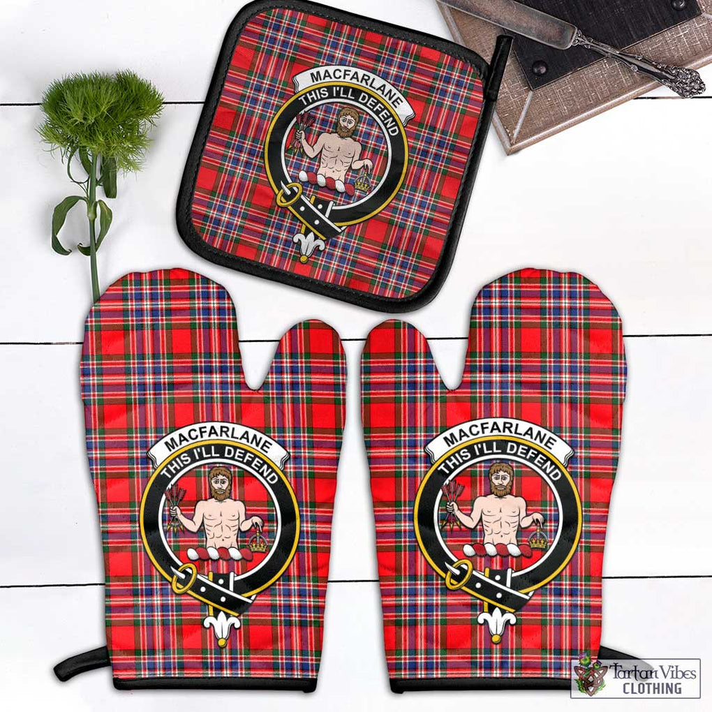 MacFarlane (McFarlane) Tartan Combo Oven Mitt & Pot-Holder with Family Crest Combo 1 Oven Mitt & 1 Pot-Holder Black - Tartan Vibes Clothing