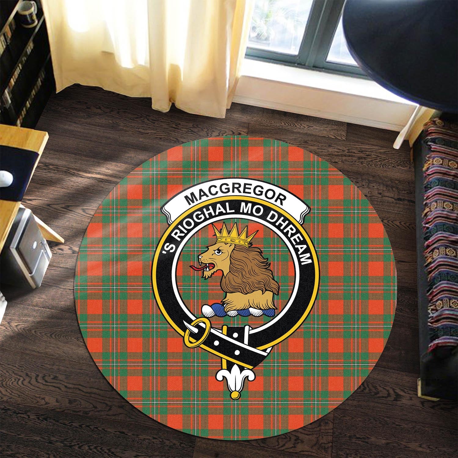 macgregor-ancient-tartan-round-rug-with-family-crest