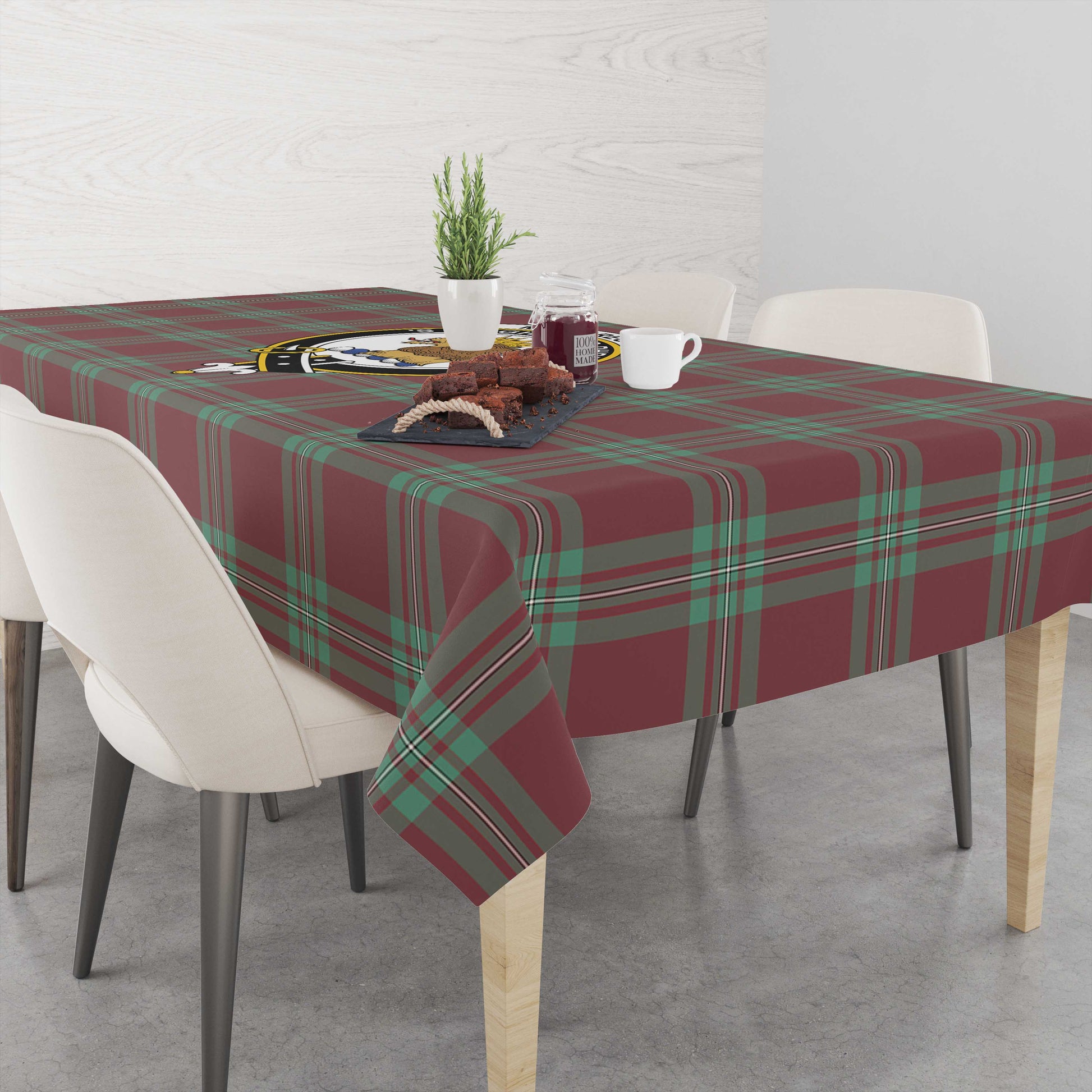 macgregor-hunting-ancient-tatan-tablecloth-with-family-crest