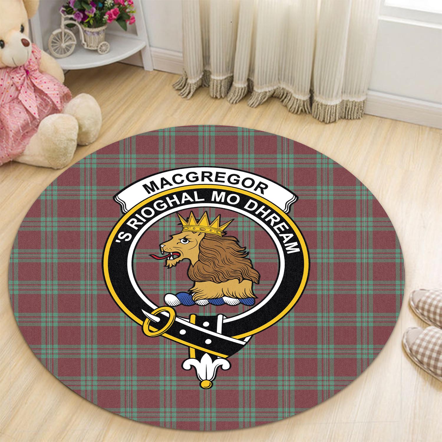 macgregor-hunting-ancient-tartan-round-rug-with-family-crest