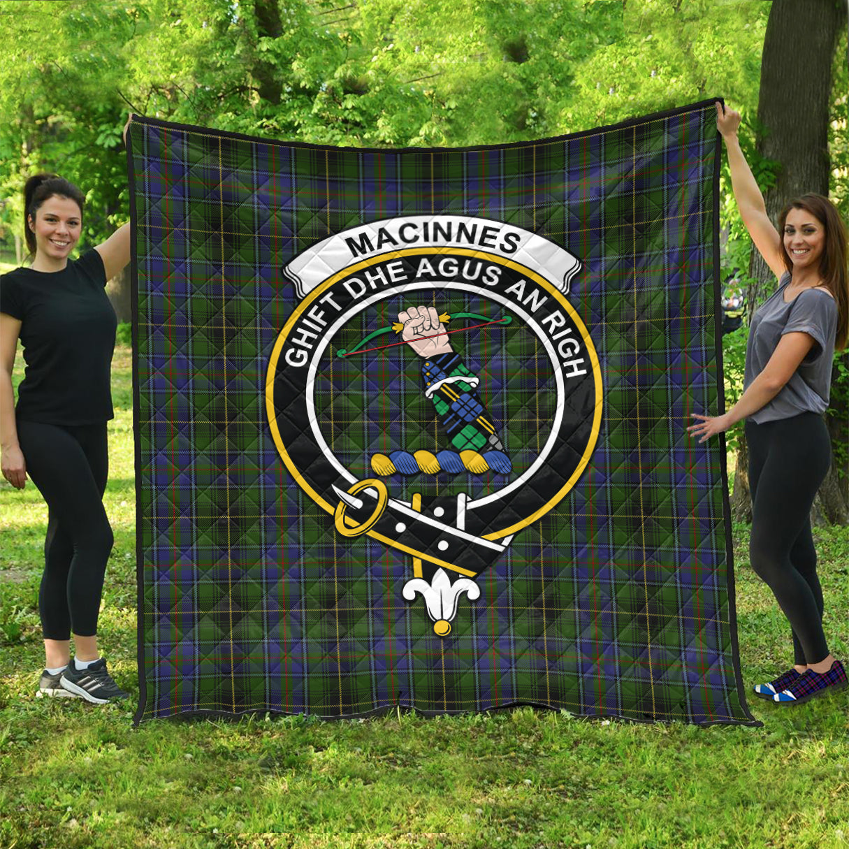 macinnes-tartan-quilt-with-family-crest