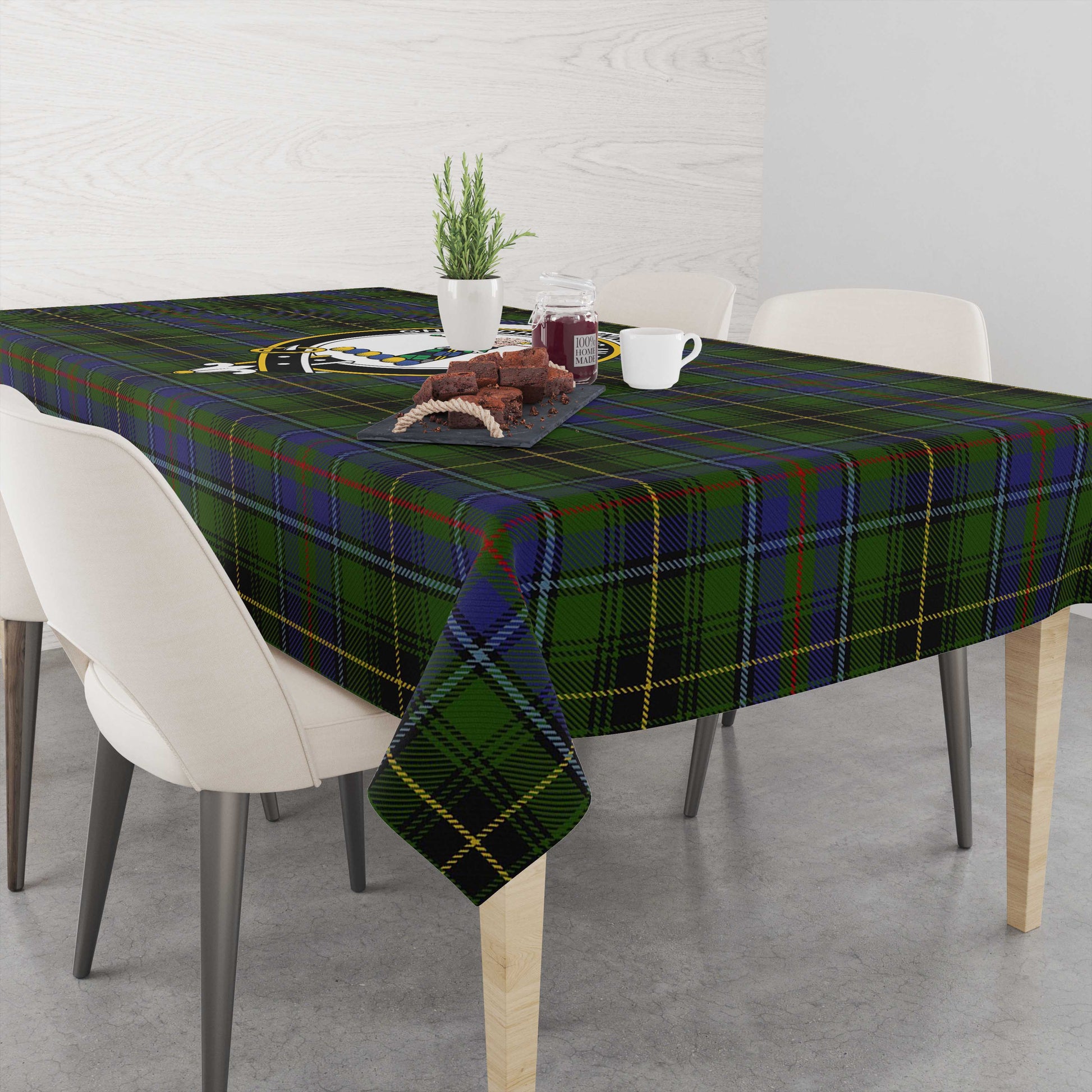 macinnes-tatan-tablecloth-with-family-crest