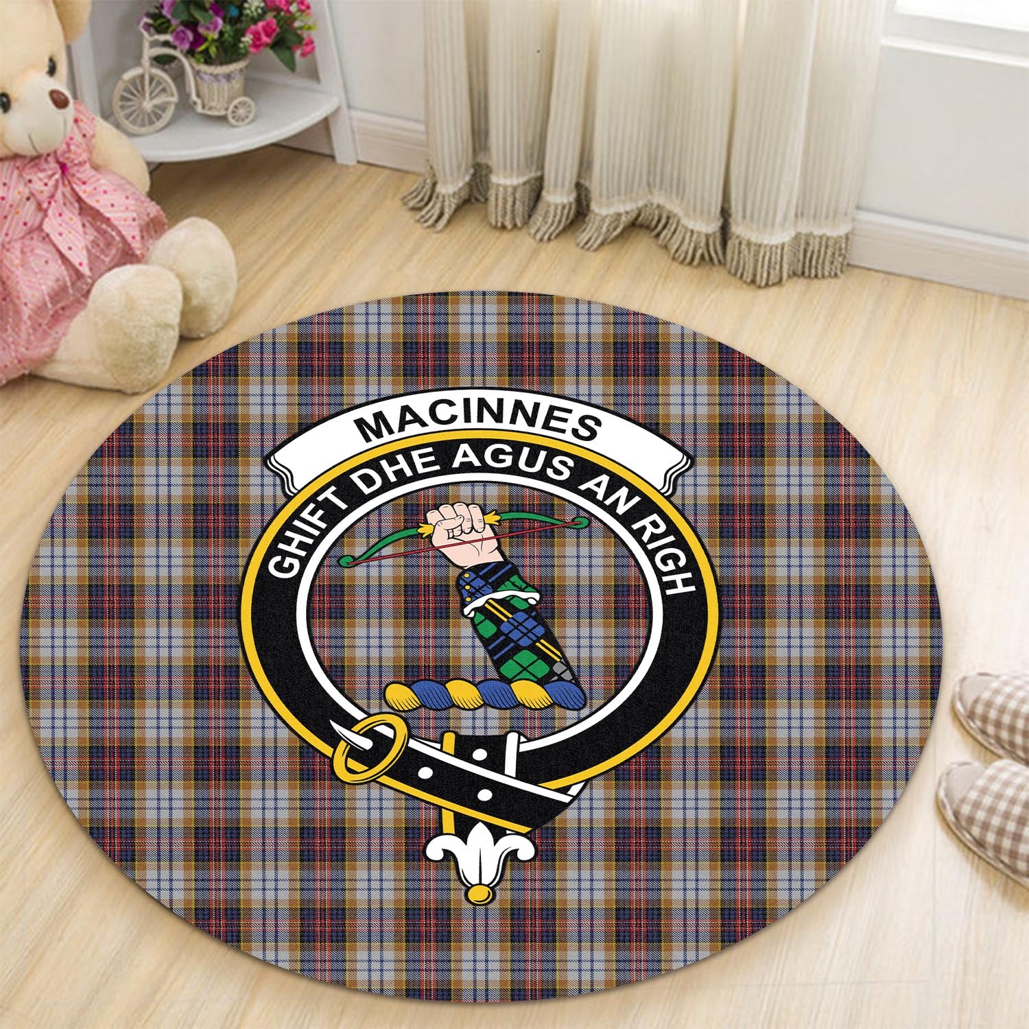 macinnes-ancient-hunting-tartan-round-rug-with-family-crest