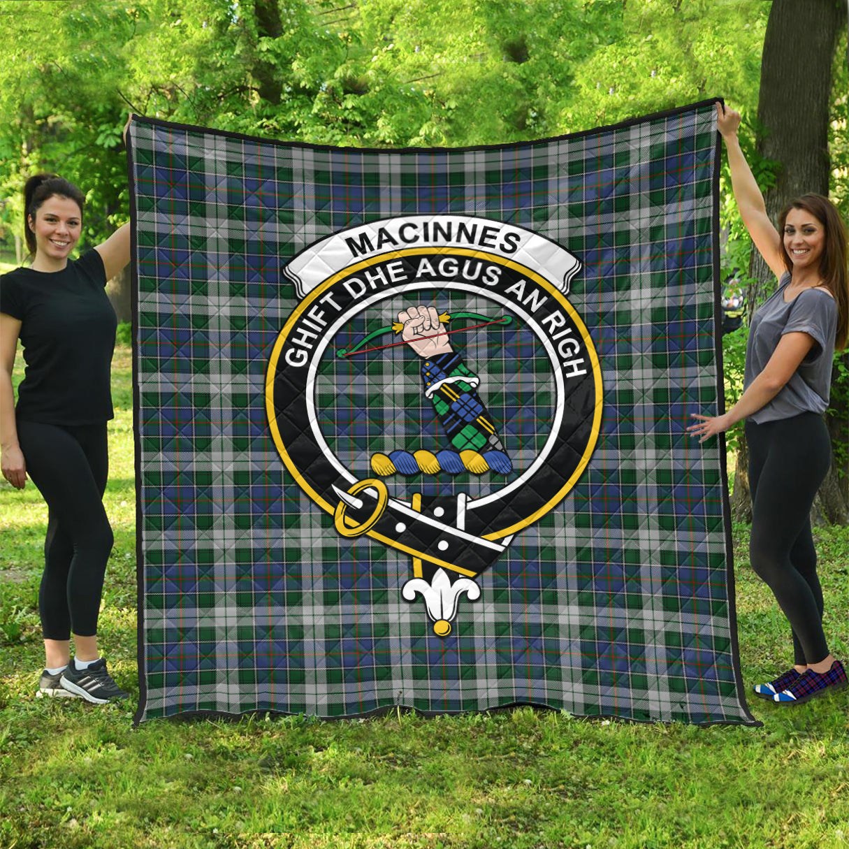 macinnes-dress-tartan-quilt-with-family-crest