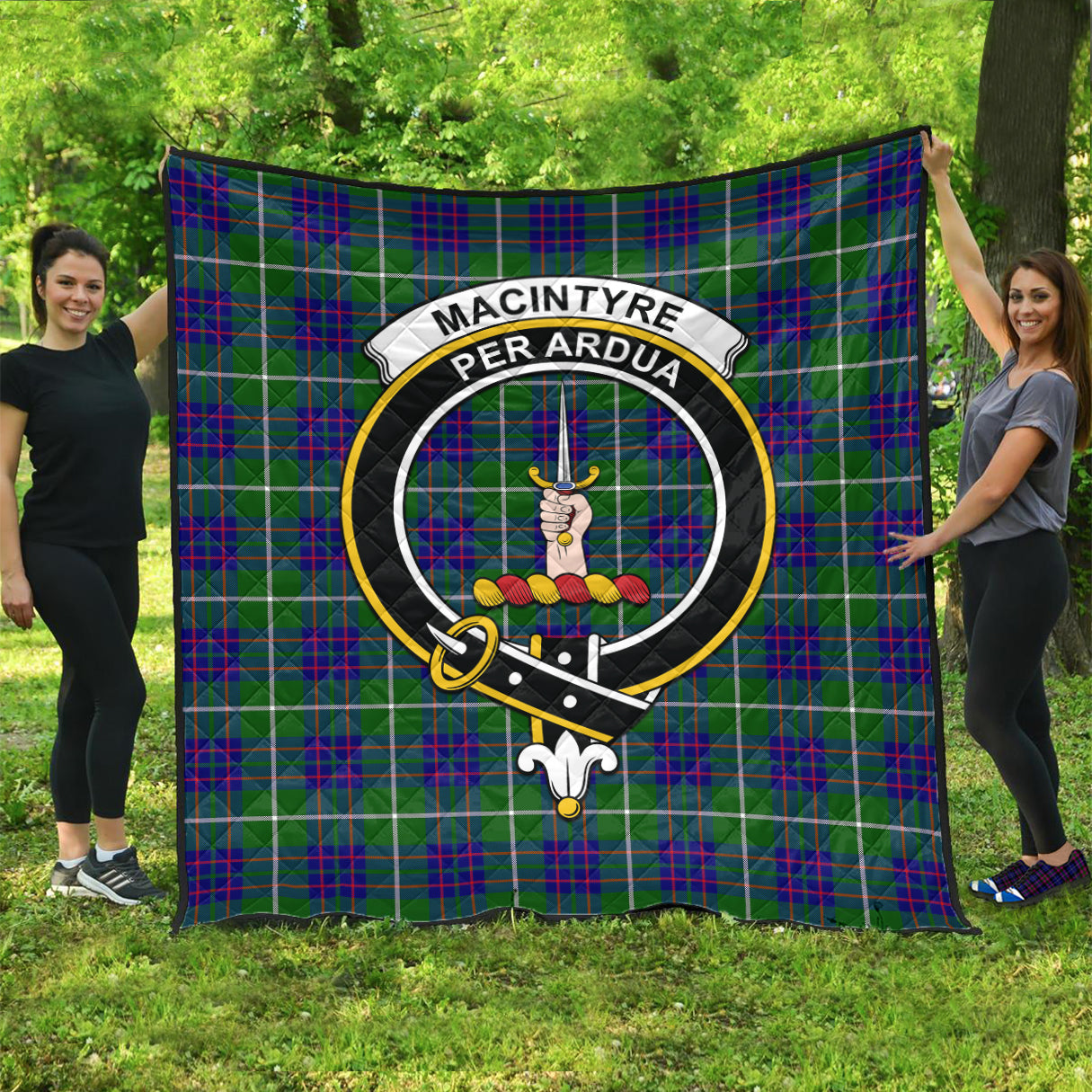 macintyre-hunting-modern-tartan-quilt-with-family-crest