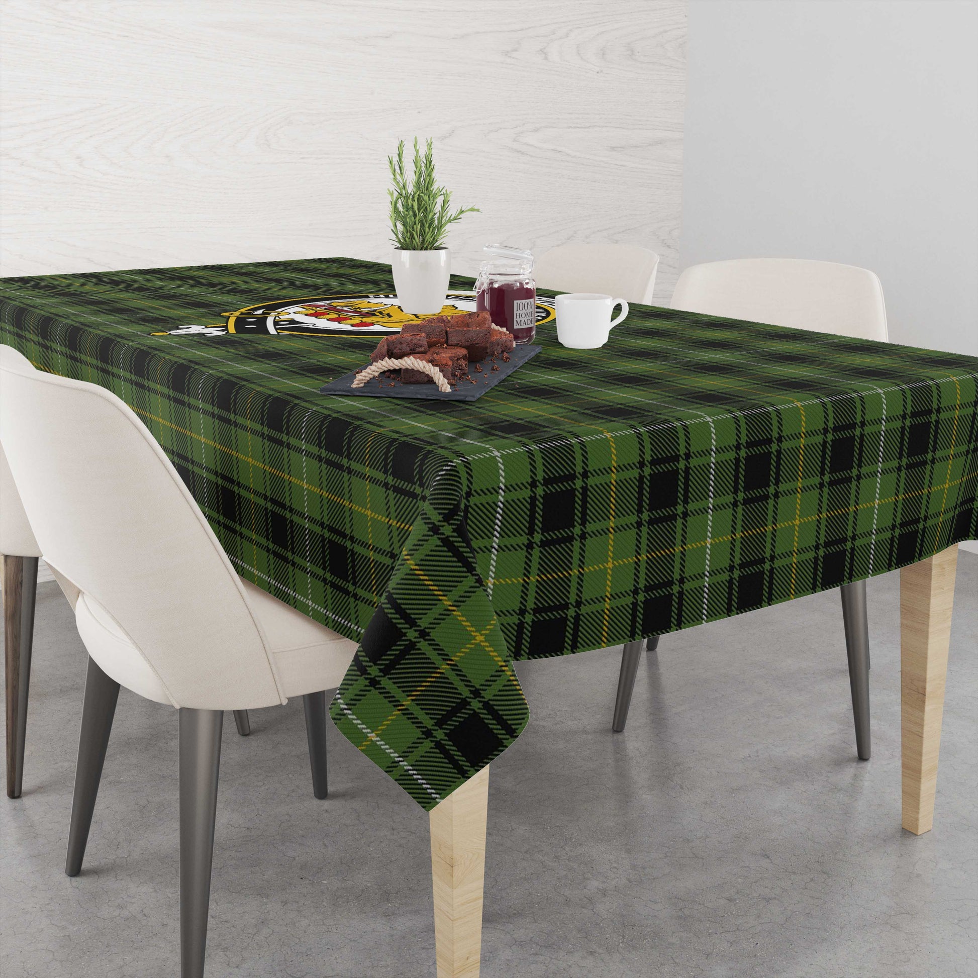 maciver-hunting-tatan-tablecloth-with-family-crest