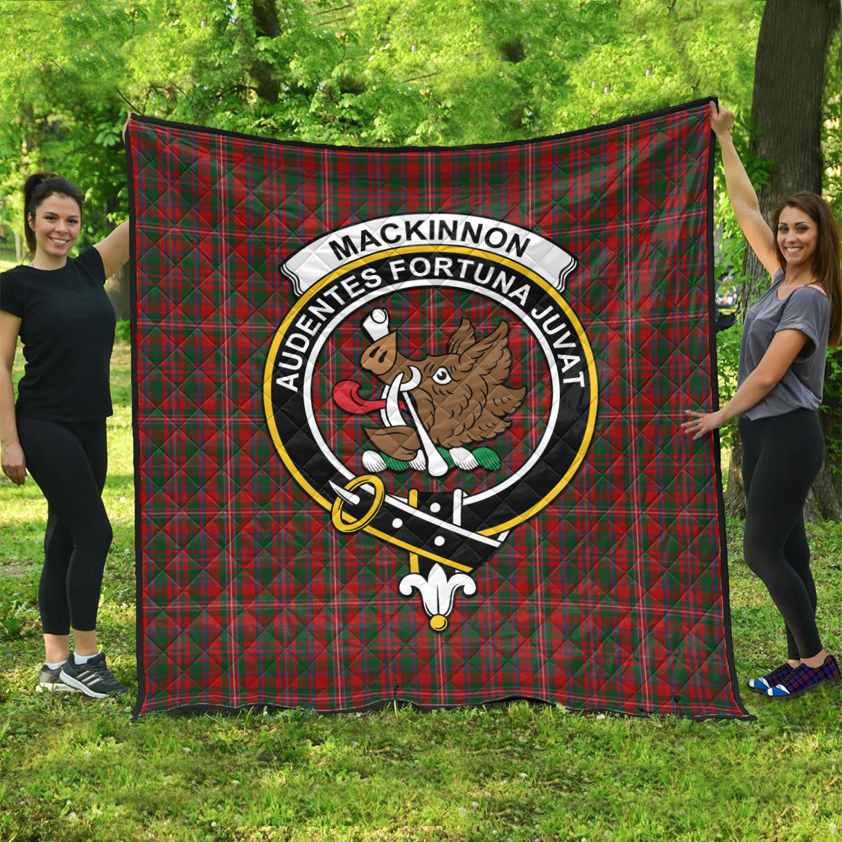 mackinnon-tartan-quilt-with-family-crest