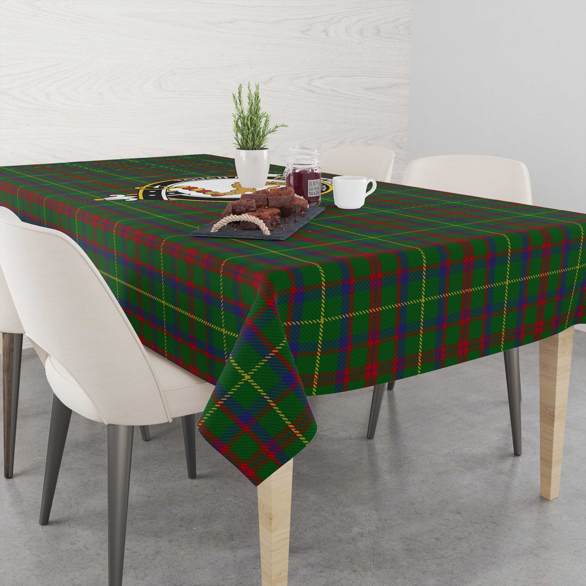 mackintosh-hunting-tatan-tablecloth-with-family-crest