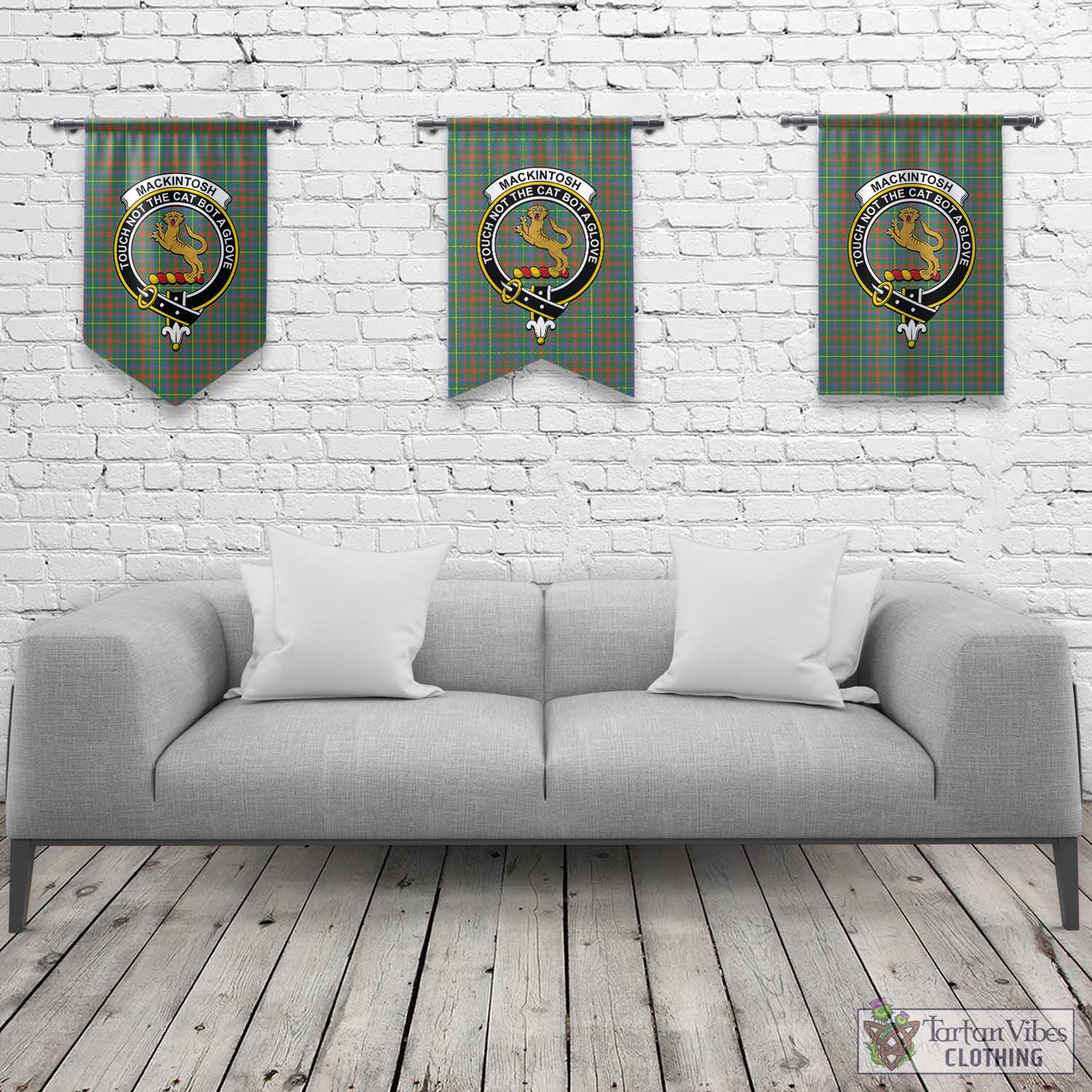 Tartan Vibes Clothing MacKintosh Hunting Ancient Tartan Gonfalon, Tartan Banner with Family Crest