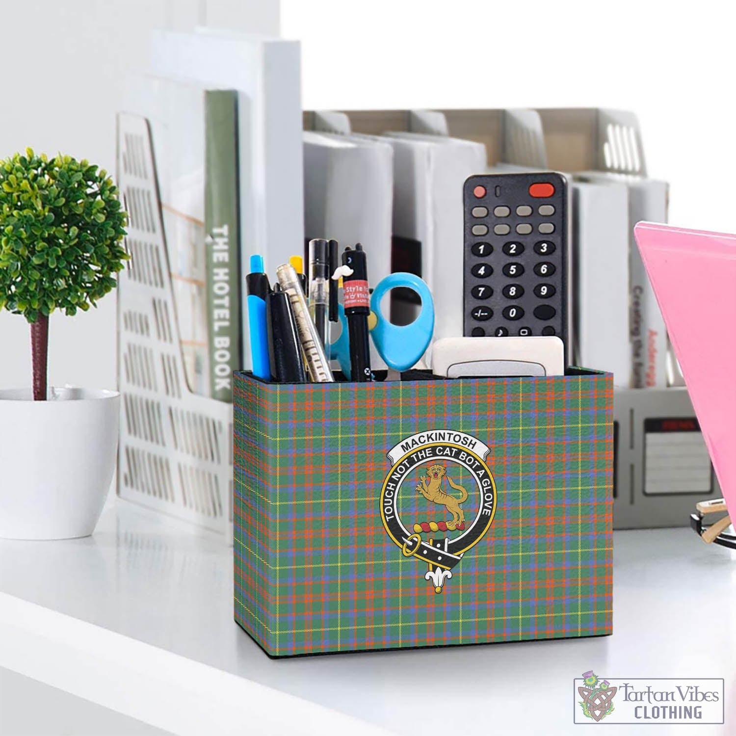 Tartan Vibes Clothing MacKintosh Hunting Ancient Tartan Pen Holder with Family Crest