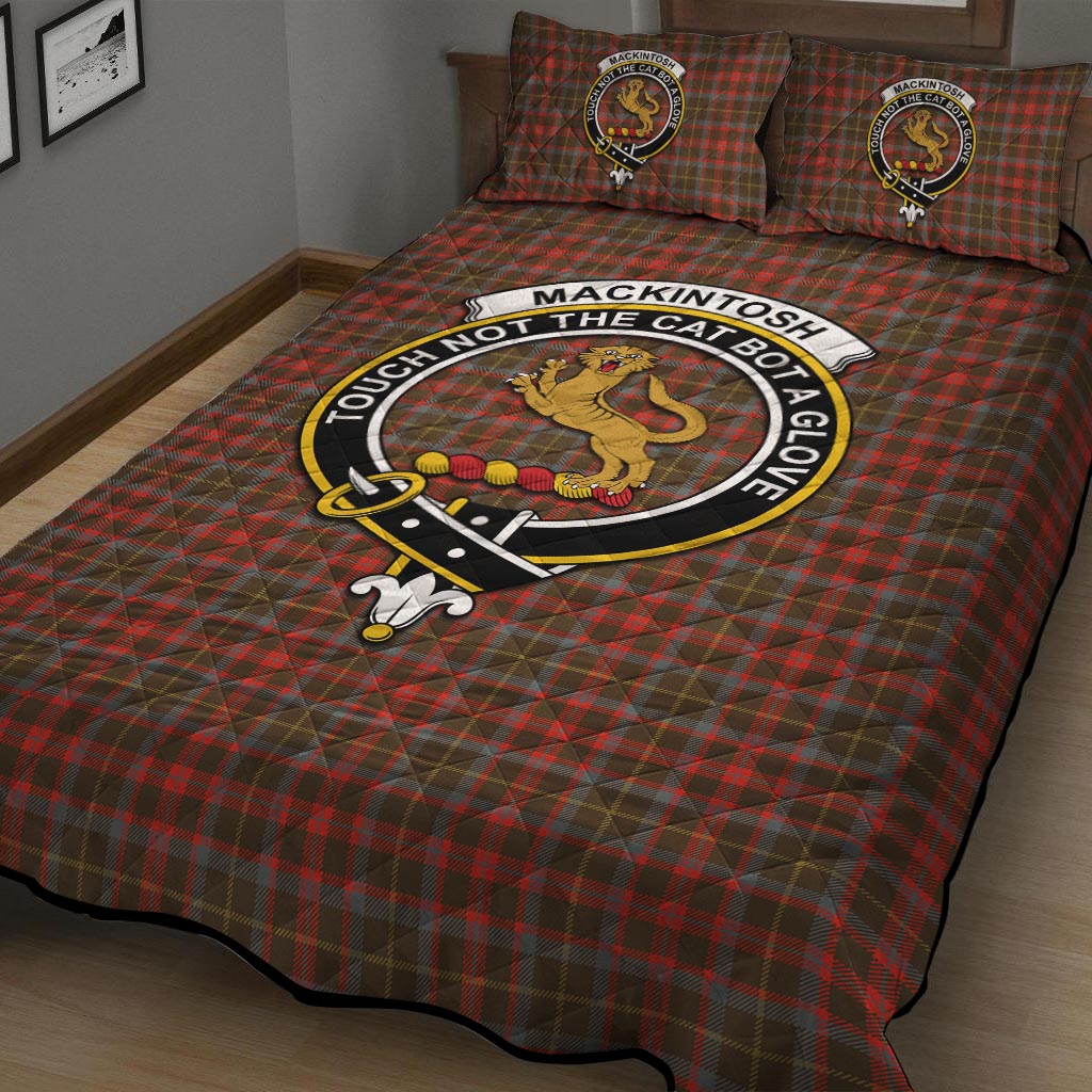 MacKintosh Hunting Weathered Tartan Quilt Bed Set with Family Crest - Tartanvibesclothing