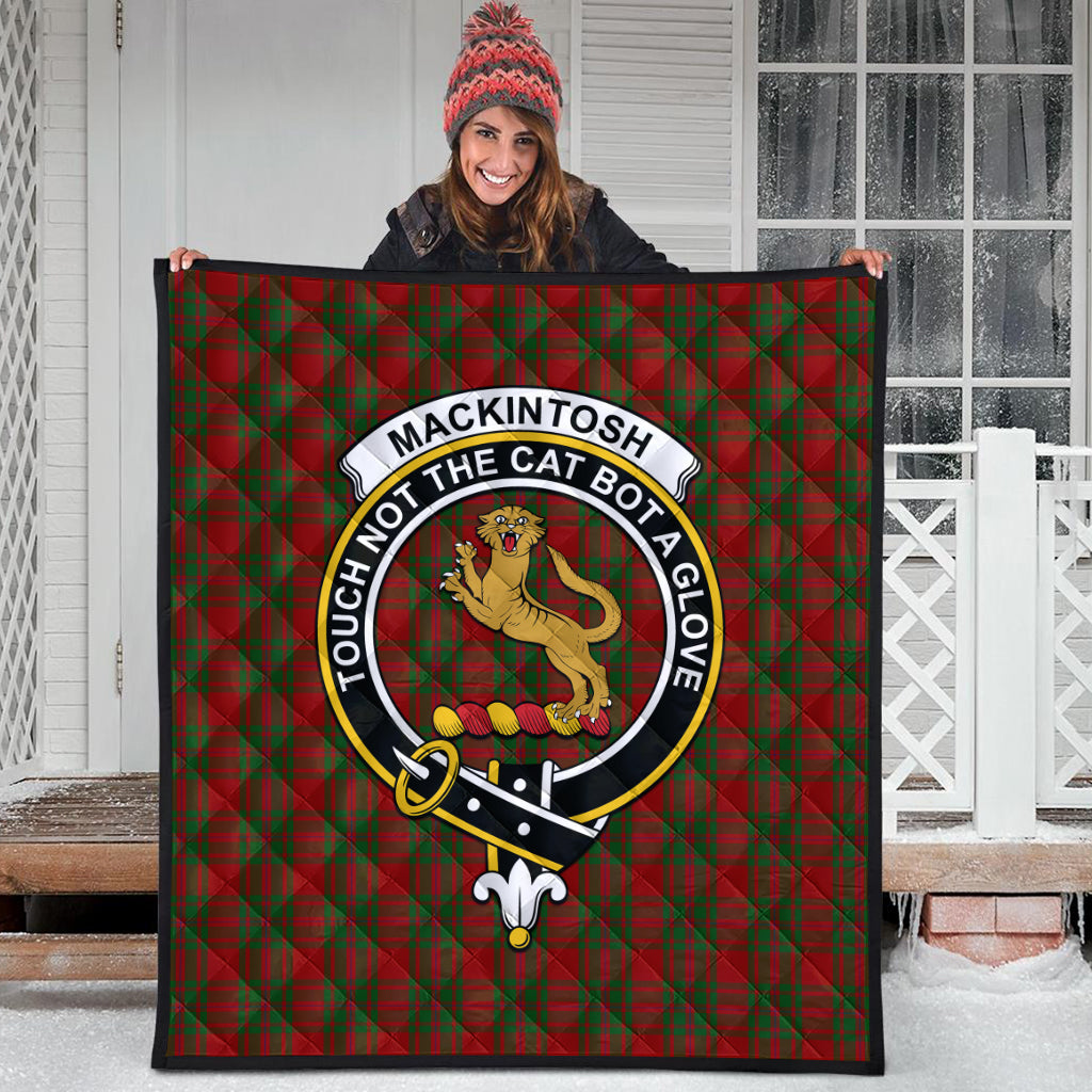 mackintosh-red-tartan-quilt-with-family-crest