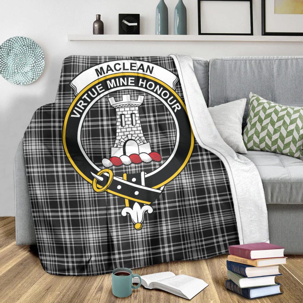 maclean-black-and-white-tartab-blanket-with-family-crest