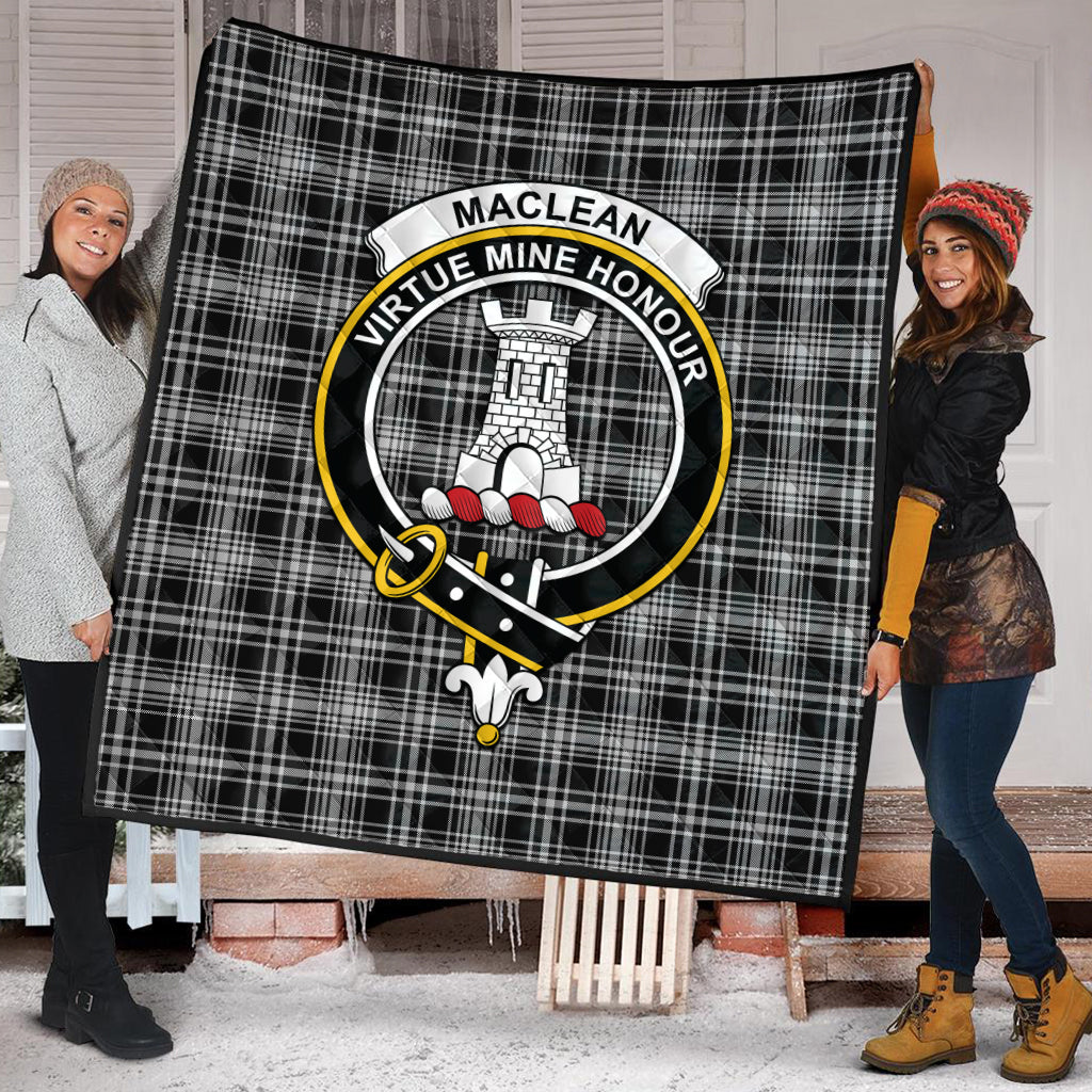 maclean-black-and-white-tartan-quilt-with-family-crest