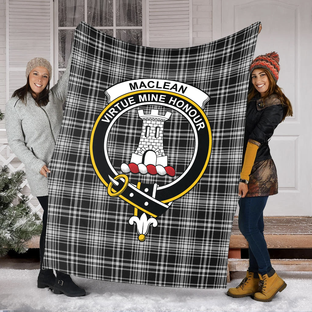 maclean-black-and-white-tartab-blanket-with-family-crest