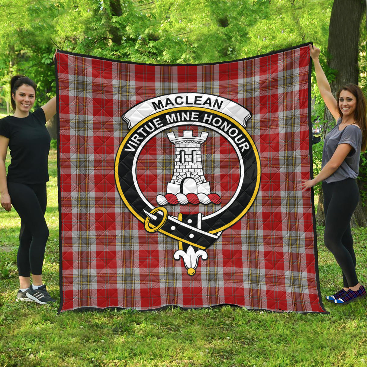 maclean-of-duart-dress-red-tartan-quilt-with-family-crest