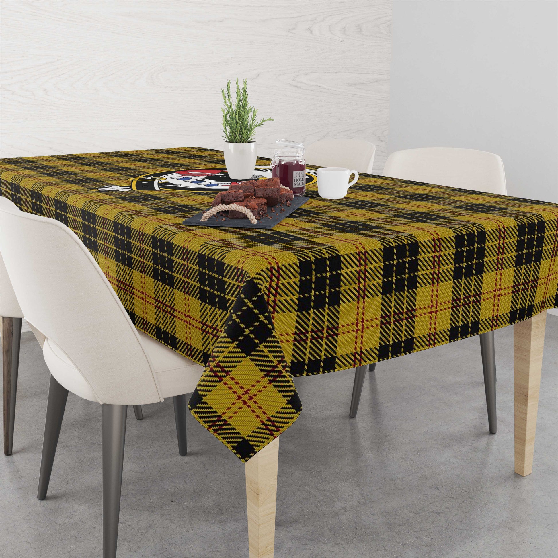 macleod-tatan-tablecloth-with-family-crest