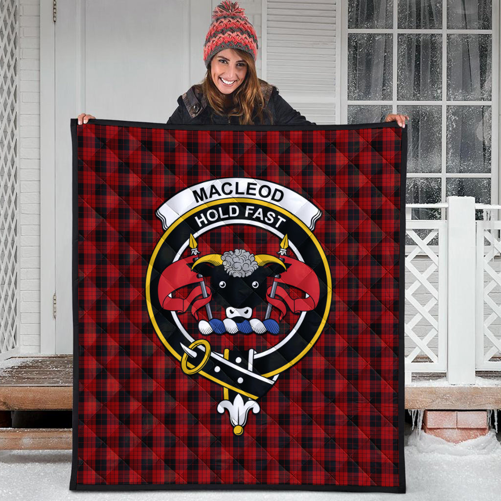 macleod-black-and-red-tartan-quilt-with-family-crest