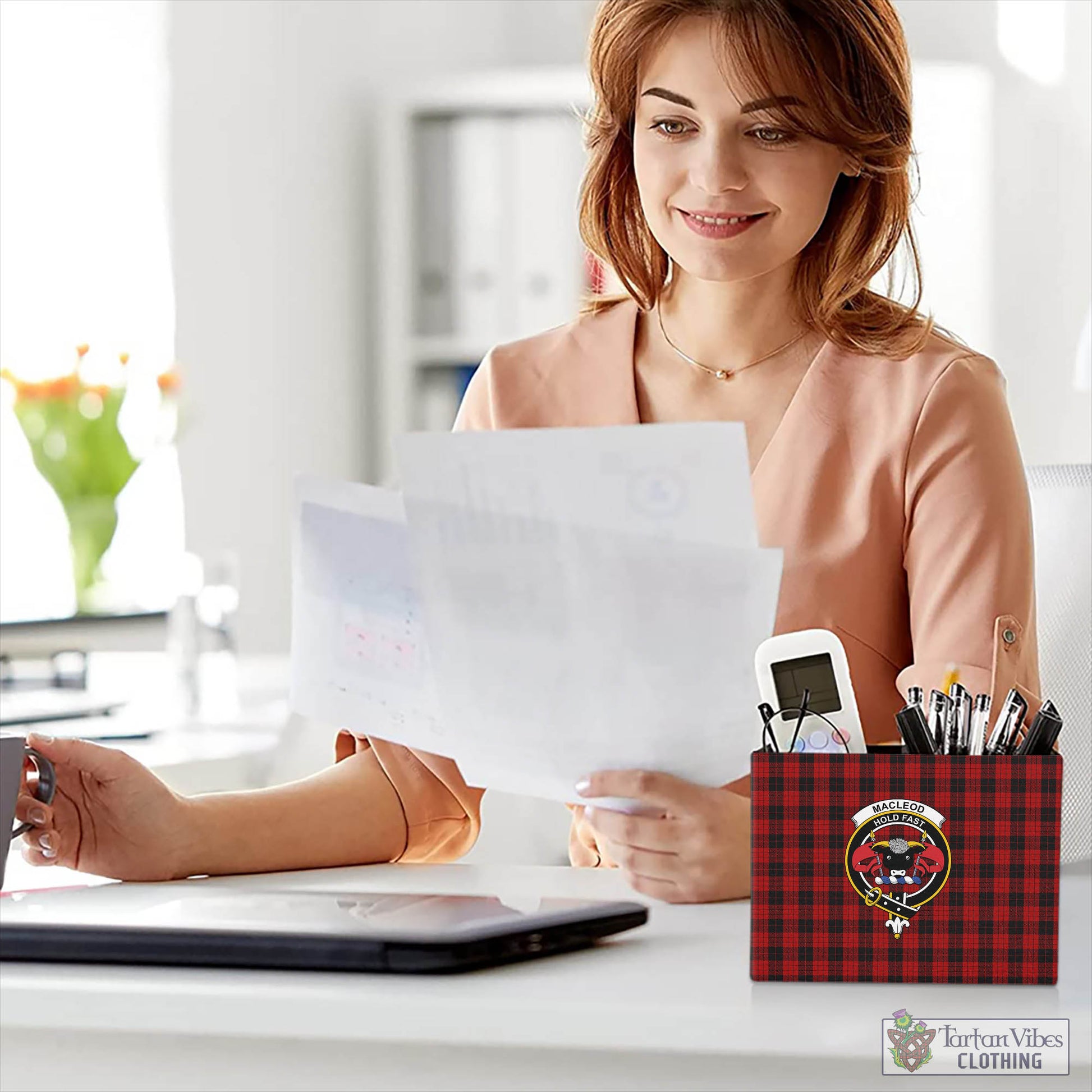 Tartan Vibes Clothing MacLeod Black and Red Tartan Pen Holder with Family Crest