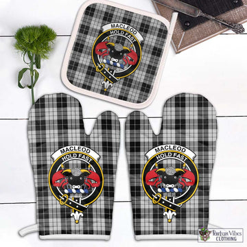 MacLeod Black and White Tartan Combo Oven Mitt & Pot-Holder with Family Crest