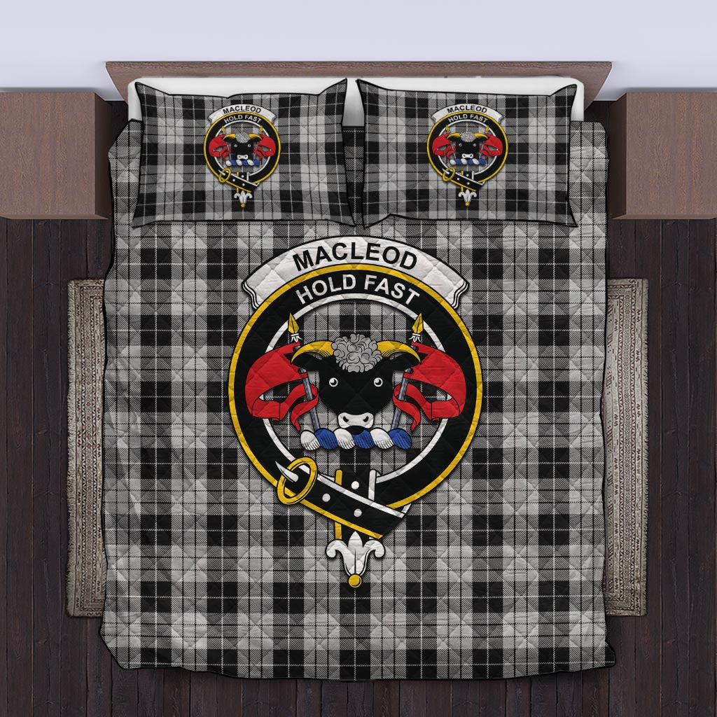 MacLeod Black and White Tartan Quilt Bed Set with Family Crest Twin - Tartanvibesclothing