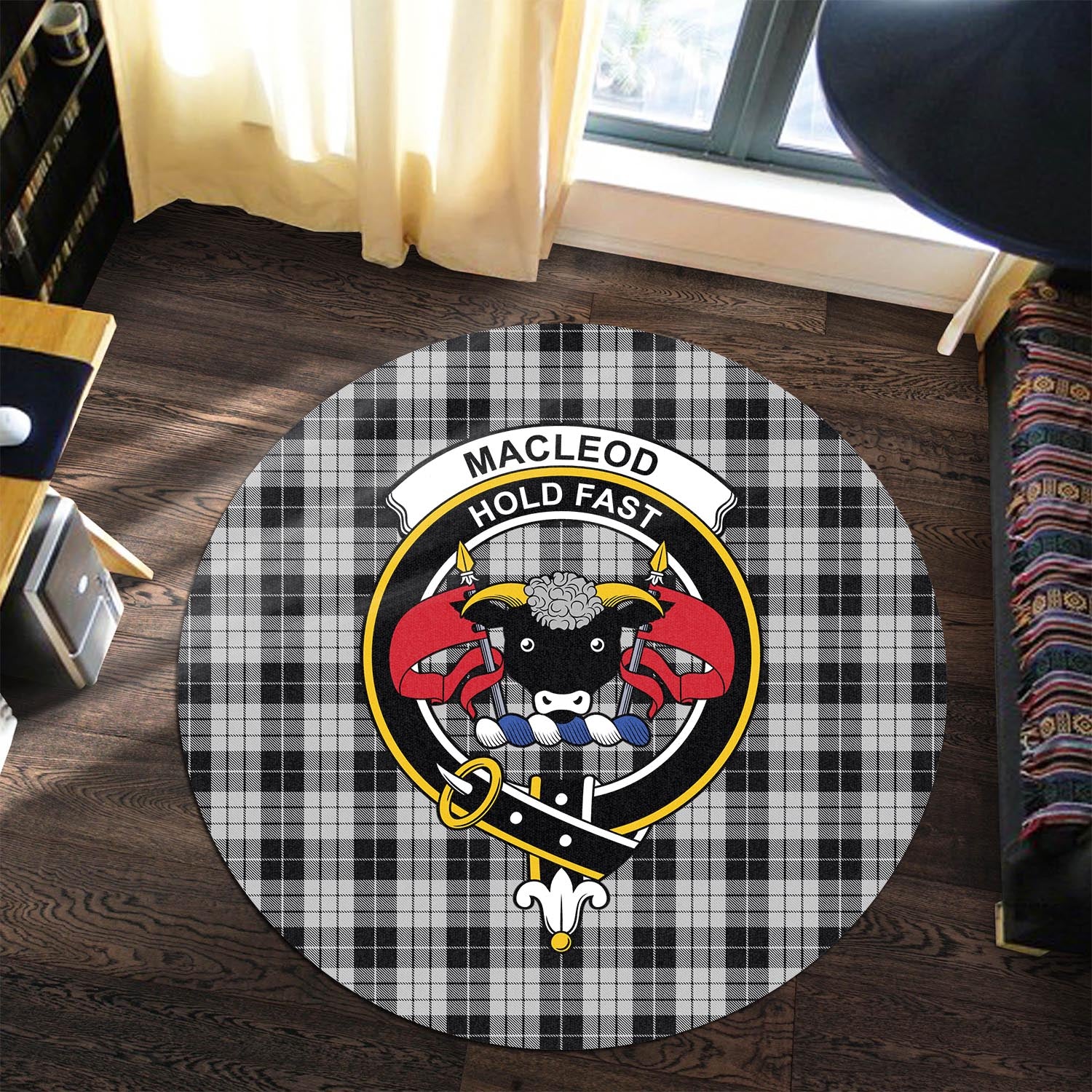 macleod-black-and-white-tartan-round-rug-with-family-crest