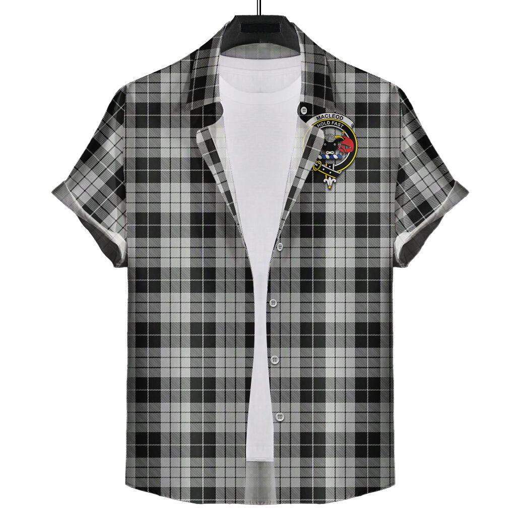 macleod-black-and-white-tartan-short-sleeve-button-down-shirt-with-family-crest