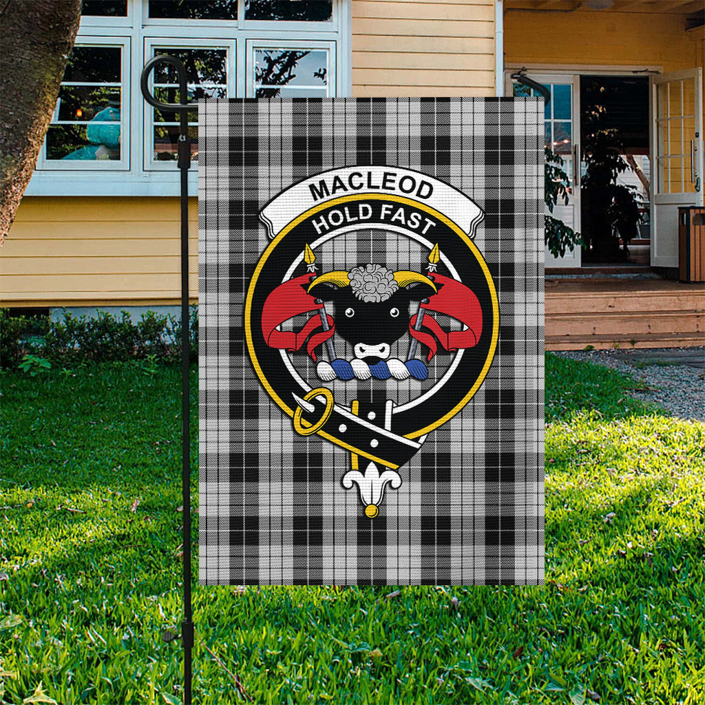 macleod-black-and-white-tartan-flag-with-family-crest