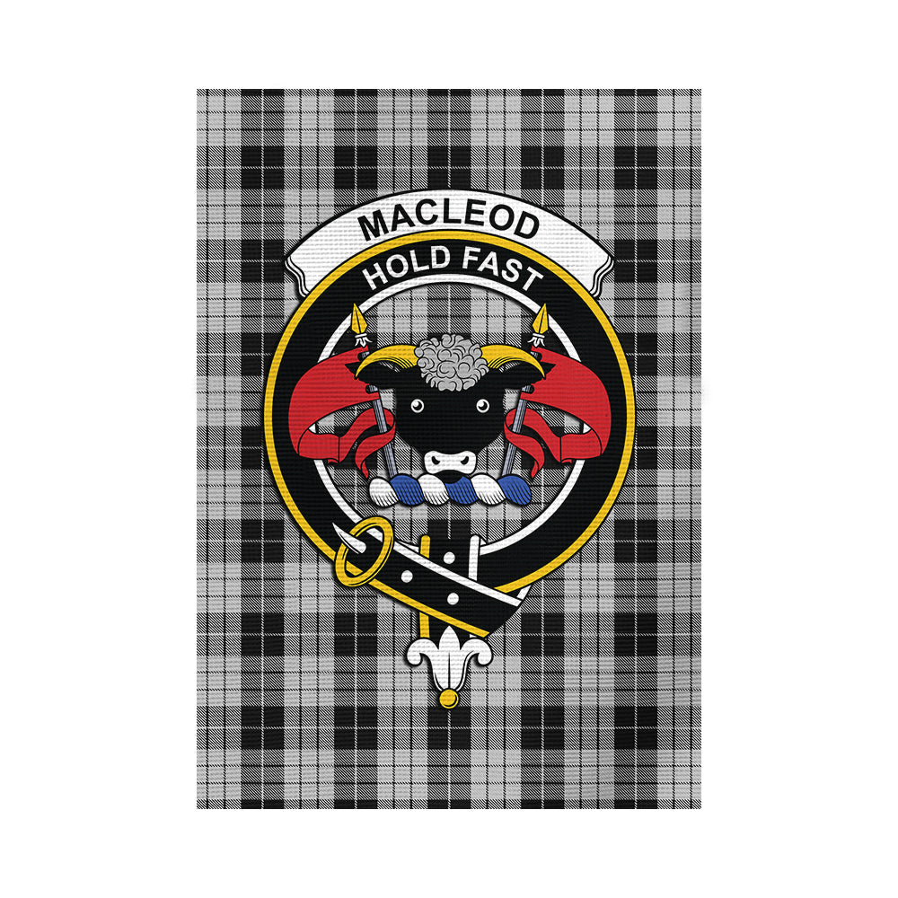 macleod-black-and-white-tartan-flag-with-family-crest