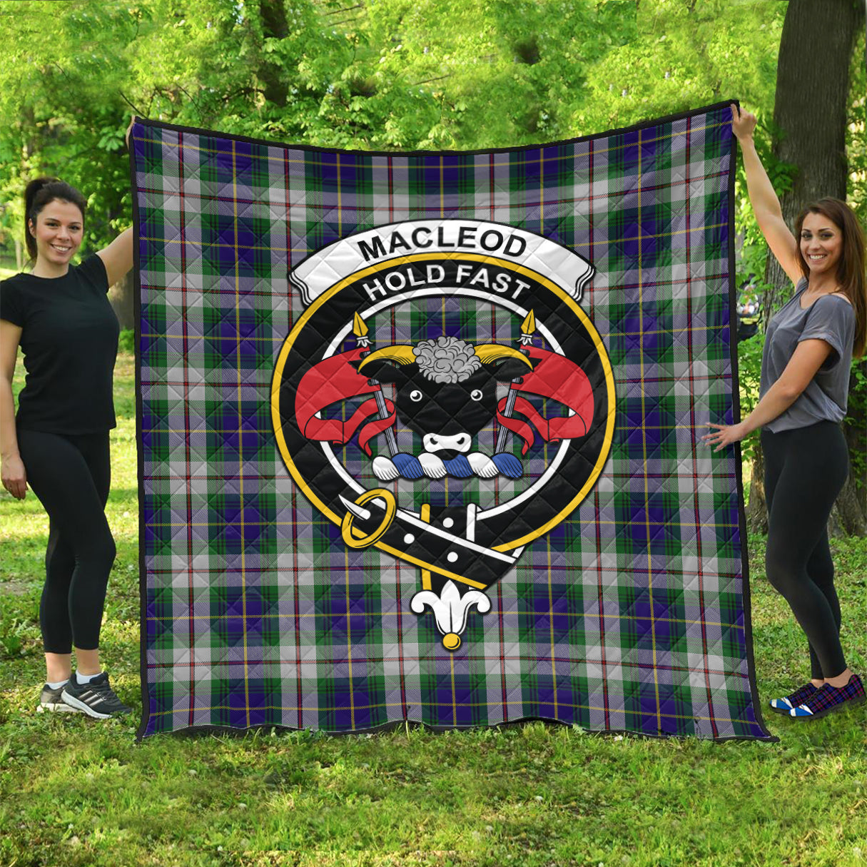 macleod-of-californian-tartan-quilt-with-family-crest