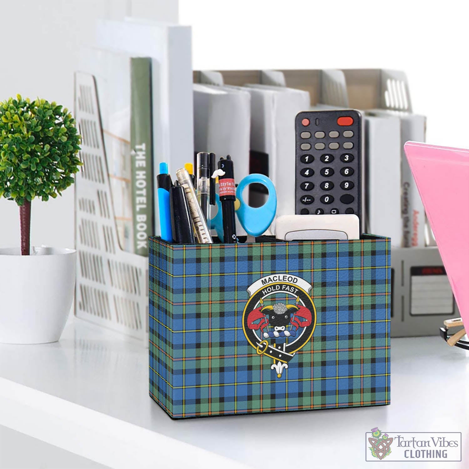 Tartan Vibes Clothing MacLeod of Harris Ancient Tartan Pen Holder with Family Crest