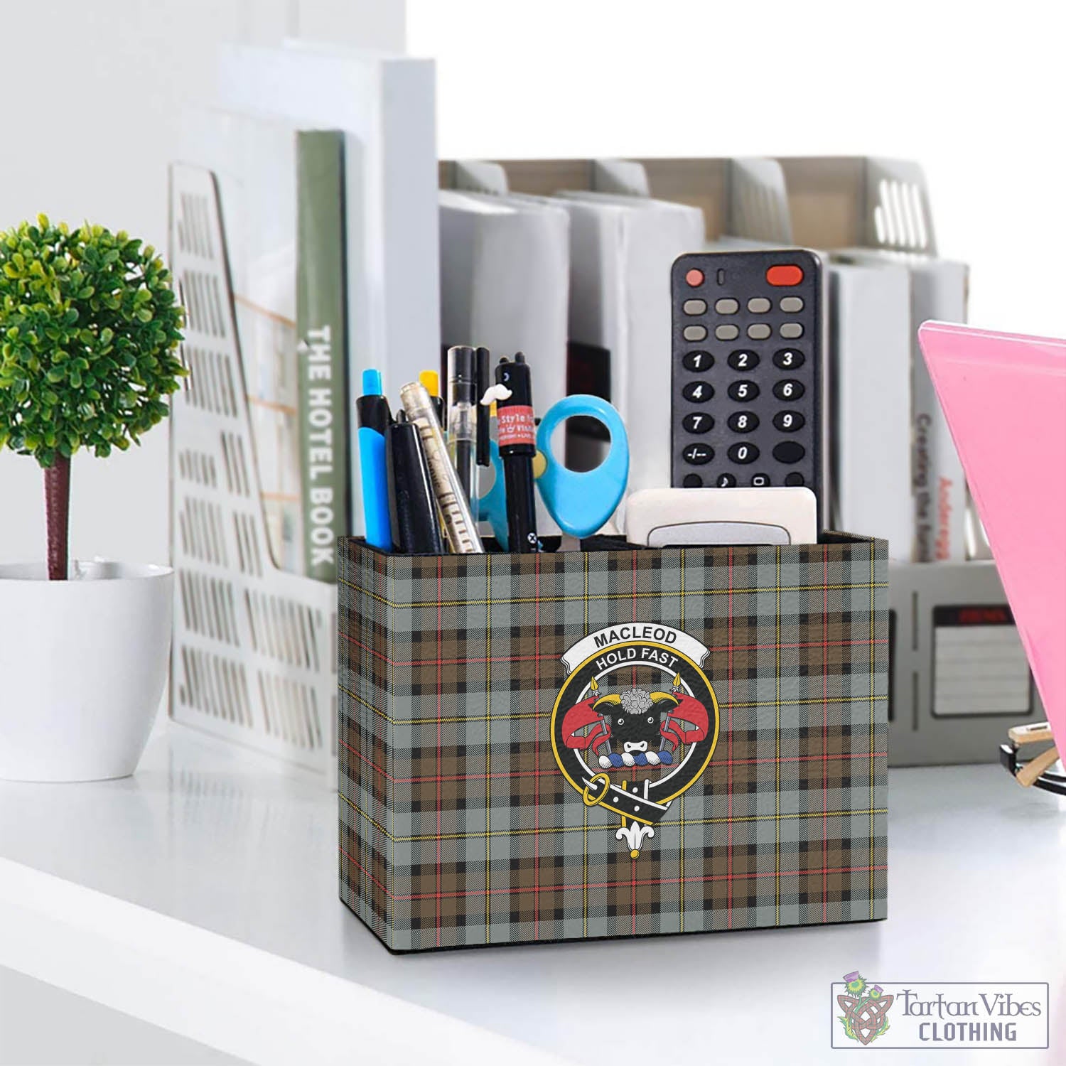 Tartan Vibes Clothing MacLeod of Harris Weathered Tartan Pen Holder with Family Crest