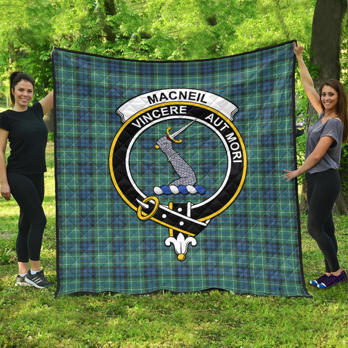 macneil-of-colonsay-ancient-tartan-quilt-with-family-crest