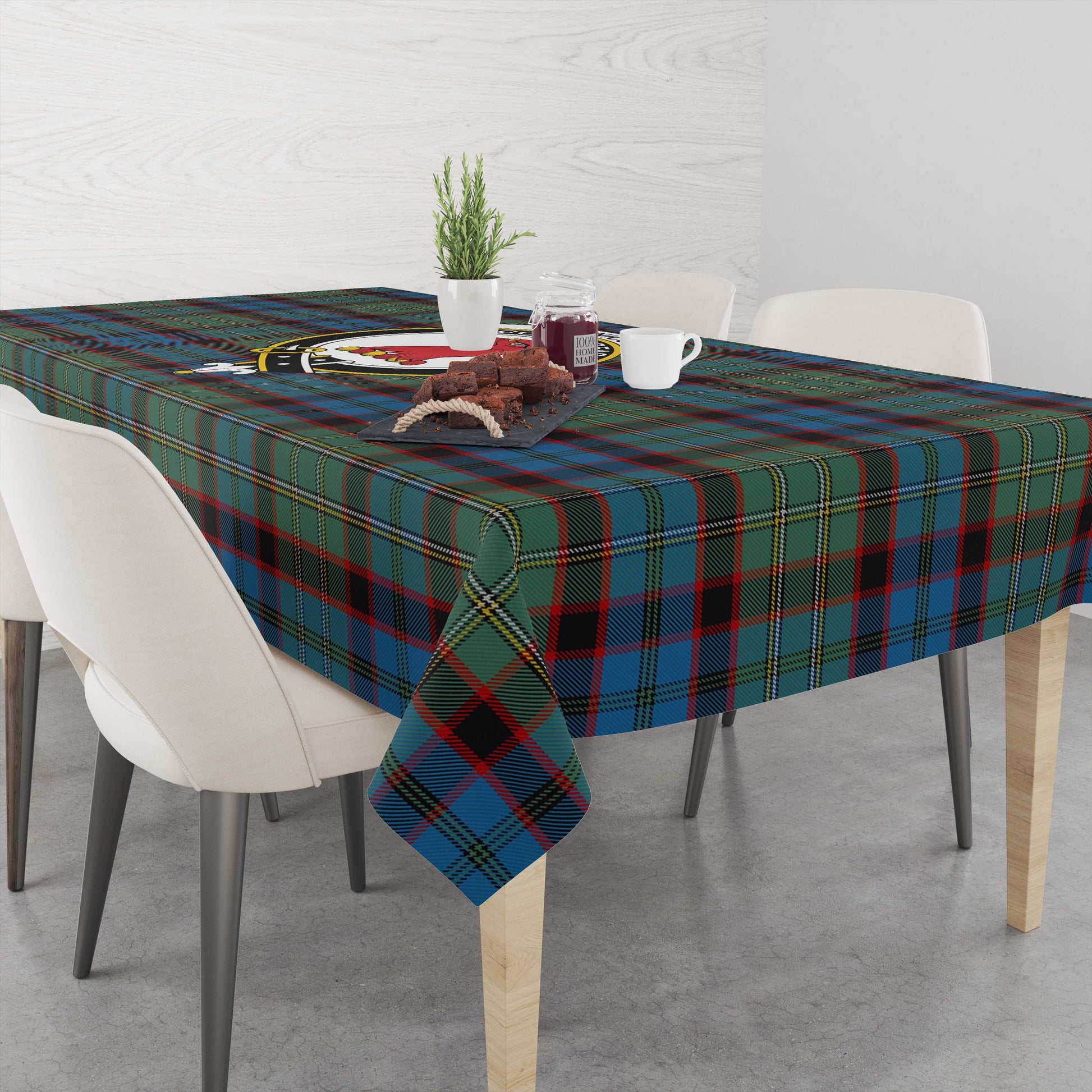 macnicol-hunting-tatan-tablecloth-with-family-crest