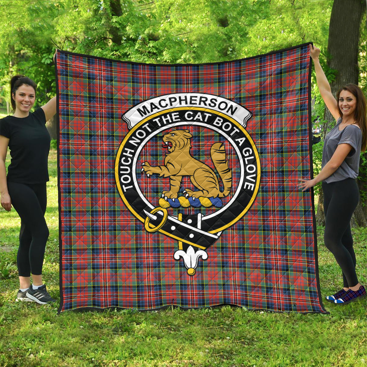 macpherson-ancient-tartan-quilt-with-family-crest