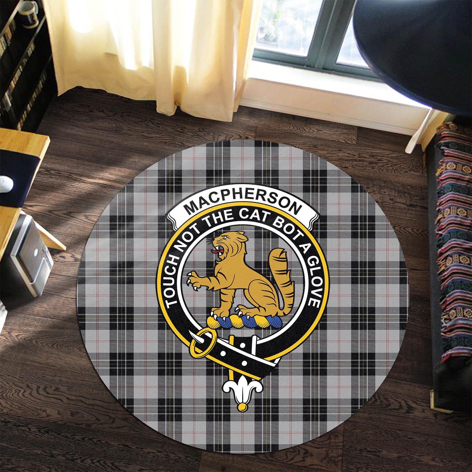 macpherson-dress-tartan-round-rug-with-family-crest