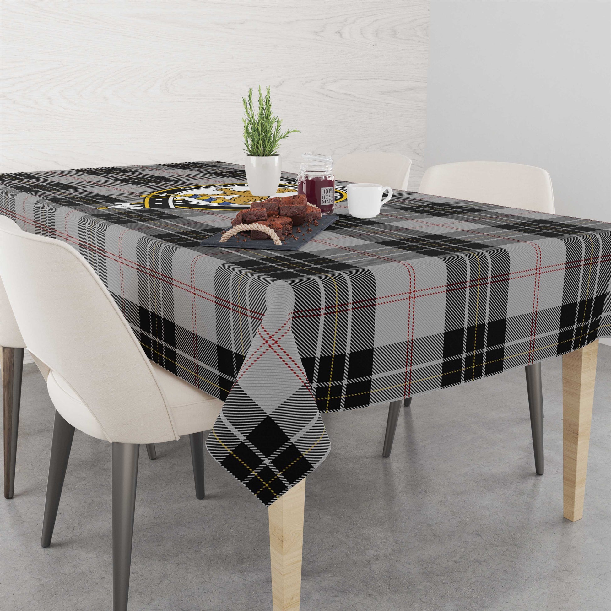 macpherson-dress-tatan-tablecloth-with-family-crest