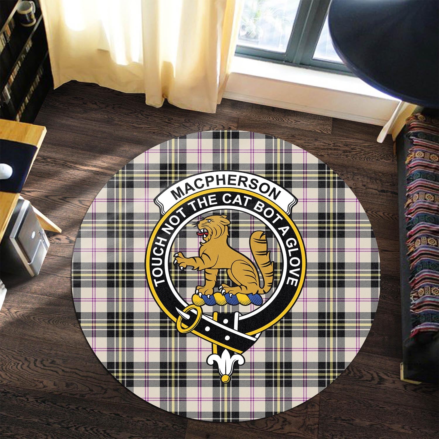 macpherson-dress-ancient-tartan-round-rug-with-family-crest