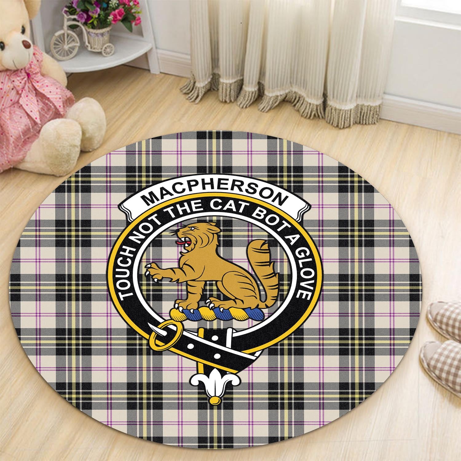 macpherson-dress-ancient-tartan-round-rug-with-family-crest