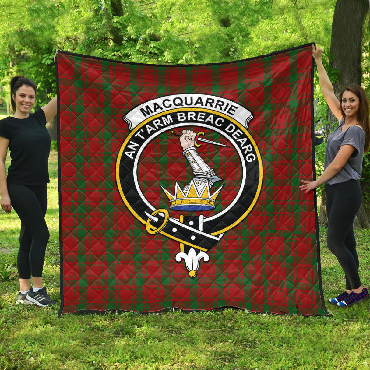 macquarrie-tartan-quilt-with-family-crest